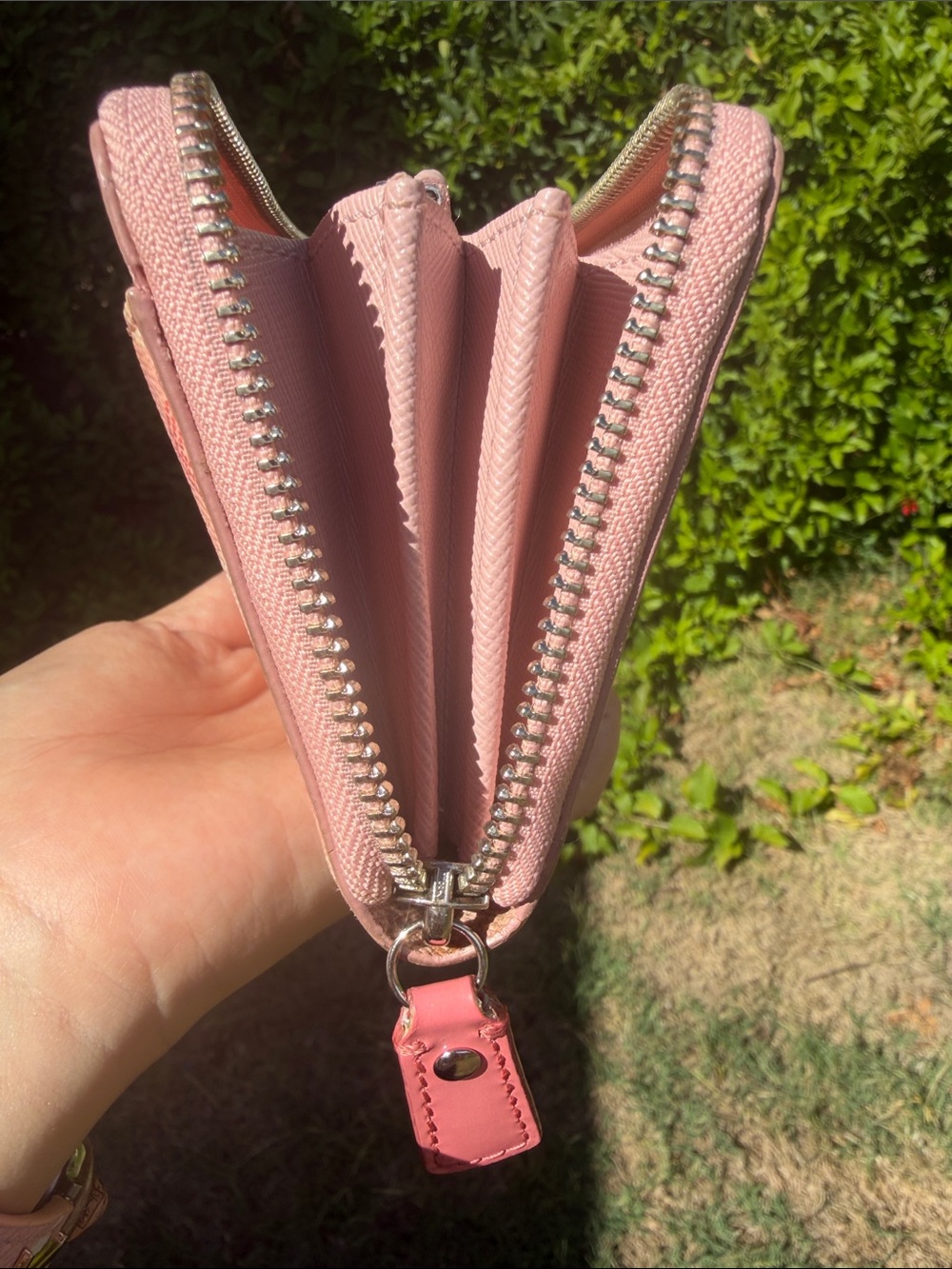 Coach Waverly Hearts F44773 Pink Signature Accordion Zip Wallet Rare - Picture 15 of 17